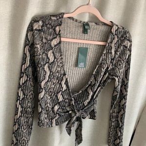 Long sleeve tie crop